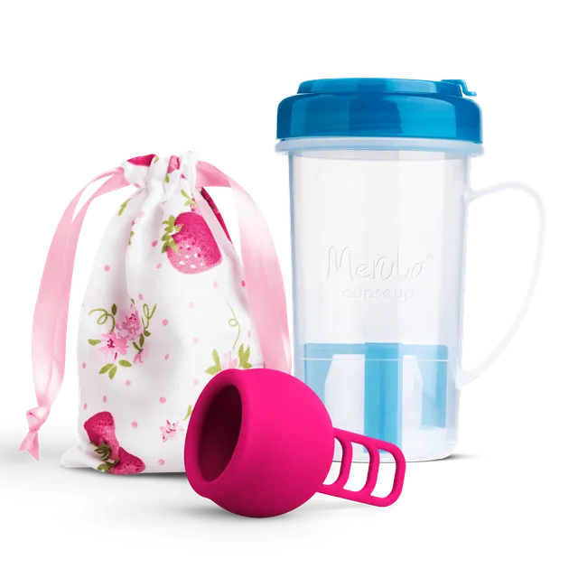 merula-bundle-cup-strawberry-cupscup-menstruationstasse-set image 1
