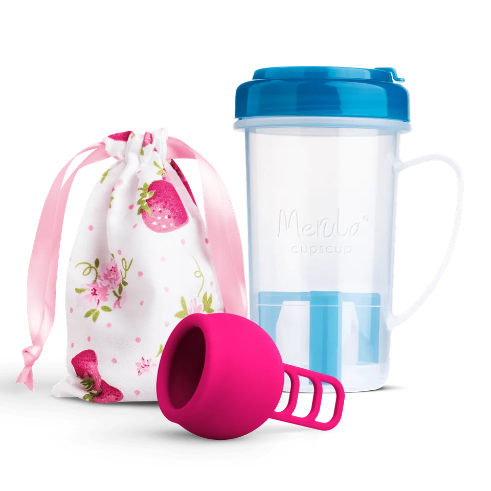 merula-bundle-cup-strawberry-cupscup-menstruationstasse-set image 1